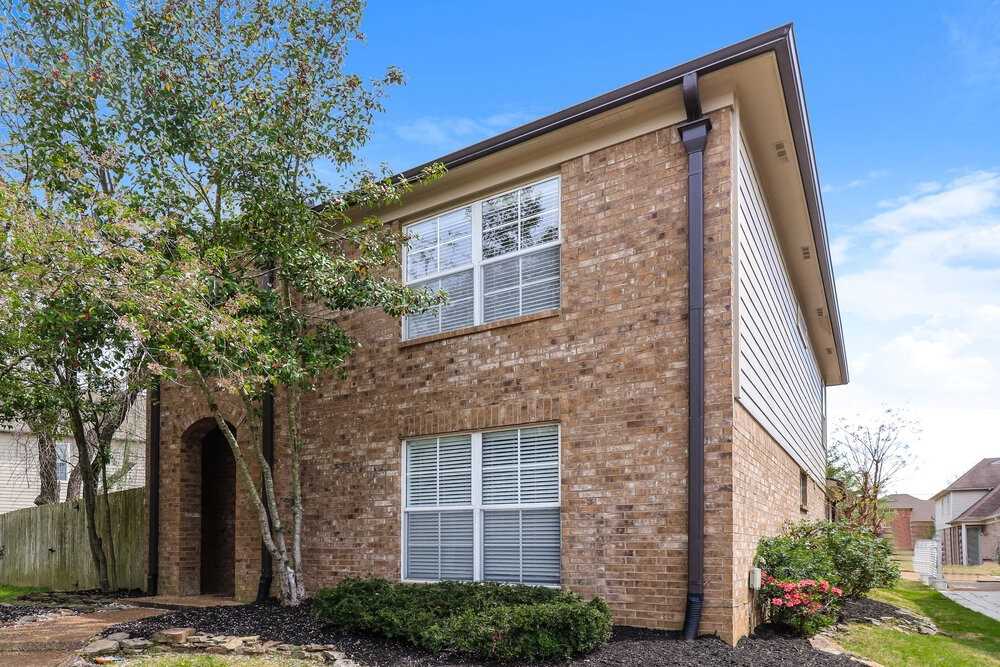 1372 Broadstone Cv - Photo 4 of 17