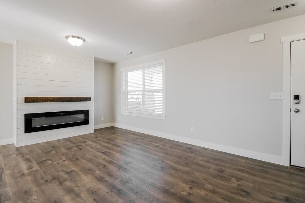 4711 S West Park Dr - Photo 5 of 16
