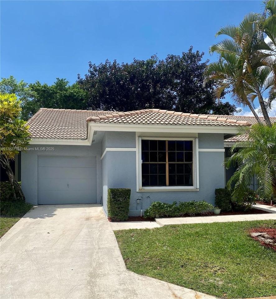 9870 Watermill Cir #G - Photo 4 of 50