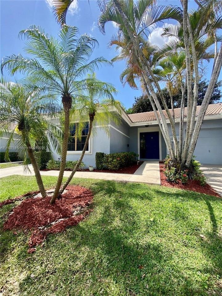 9870 Watermill Cir #G - Photo 5 of 50