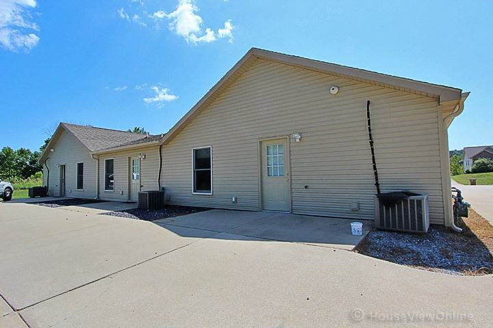 2966 Shamrock Ct - Photo 3 of 15