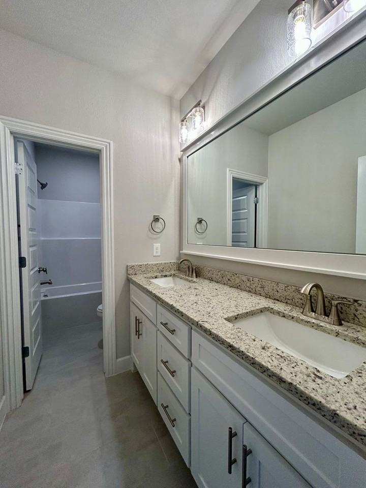 1900 Charles Street - Photo 6 of 23