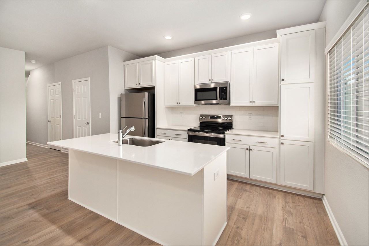 1306 Trailview Ct - Photo 2 of 21
