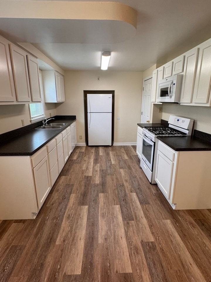 3881 Burkey Rd - Photo 3 of 24