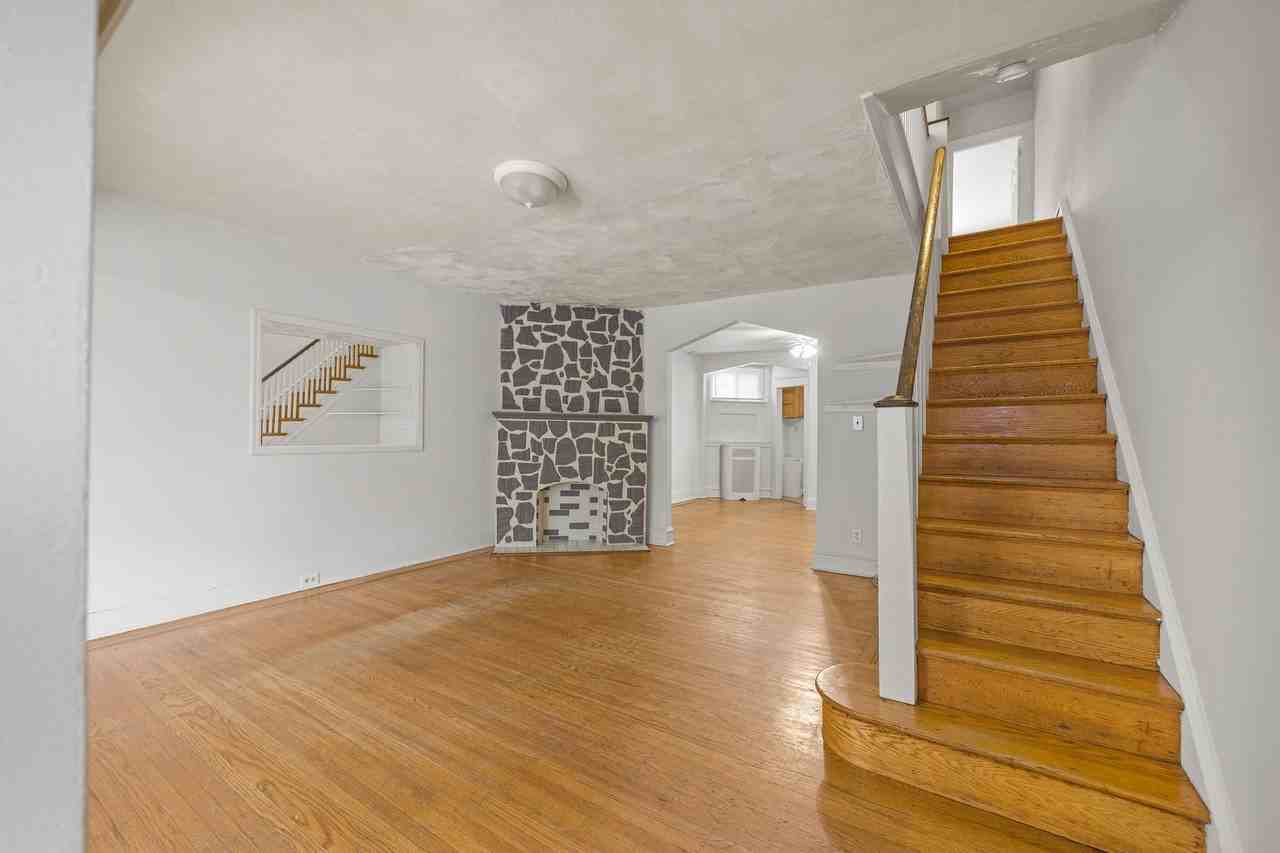 1934 Dallas St - Photo 3 of 17
