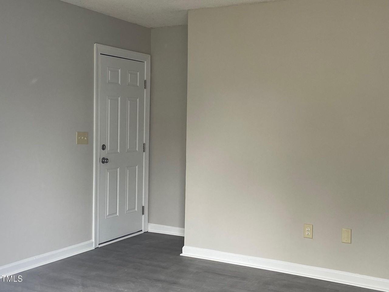 812 3rd Ave #A - Photo 2 of 9