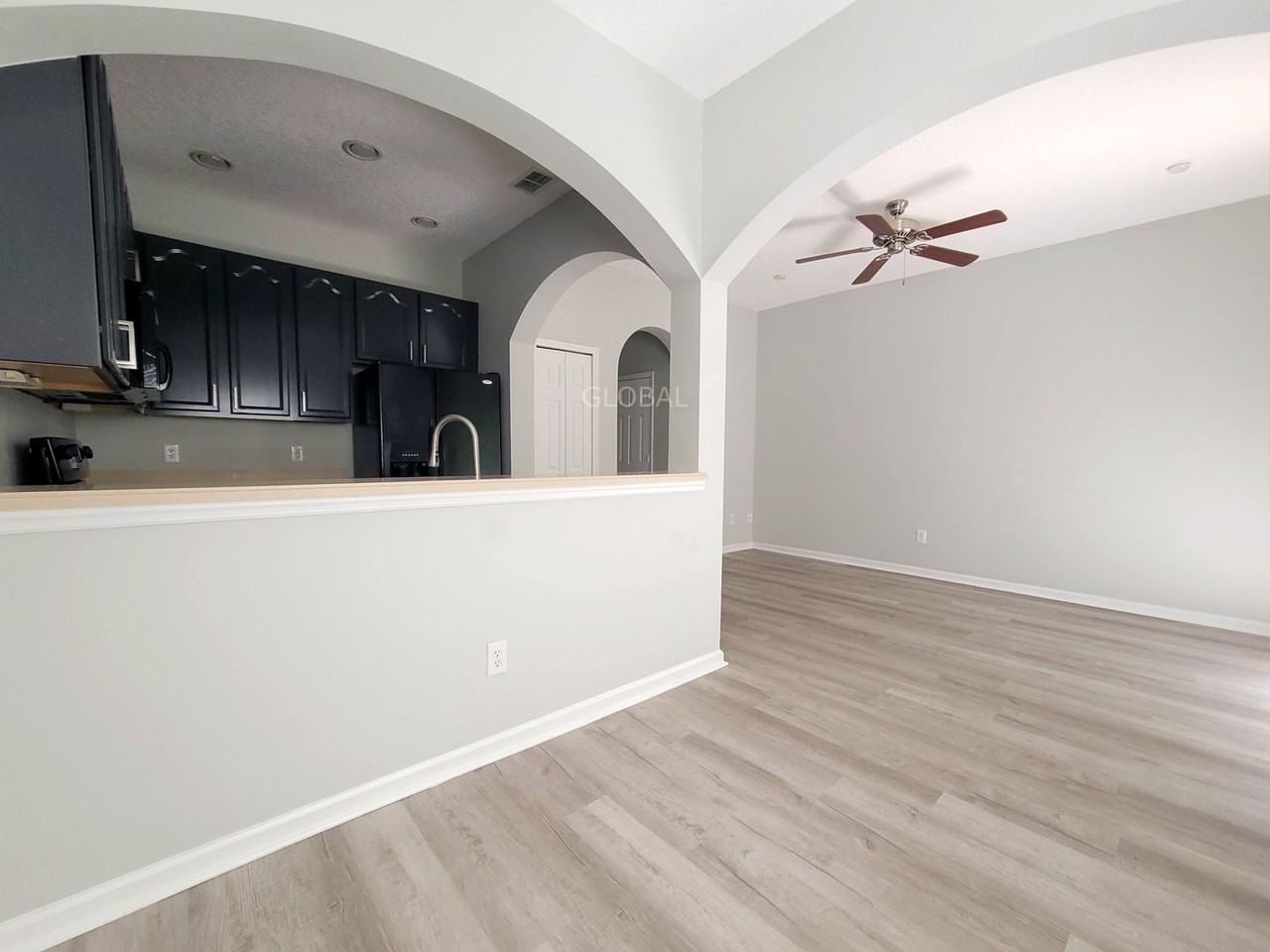 10254 Park Commons Dr - Photo 4 of 16