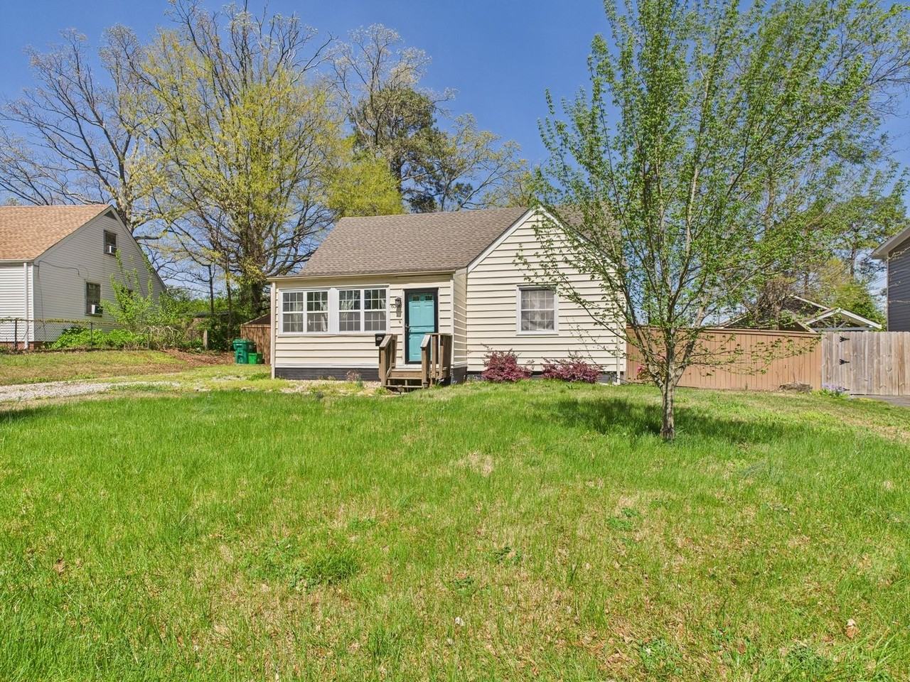 6306 Engel Rd - Photo 3 of 34