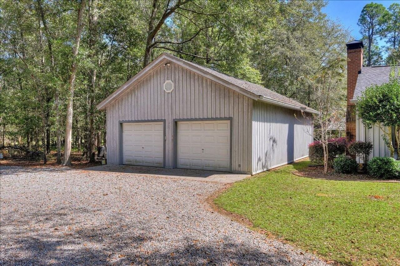 1111 Greiner Cir - Photo 2 of 27