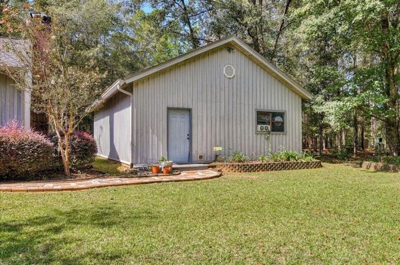 1111 Greiner Cir - Photo 3 of 27