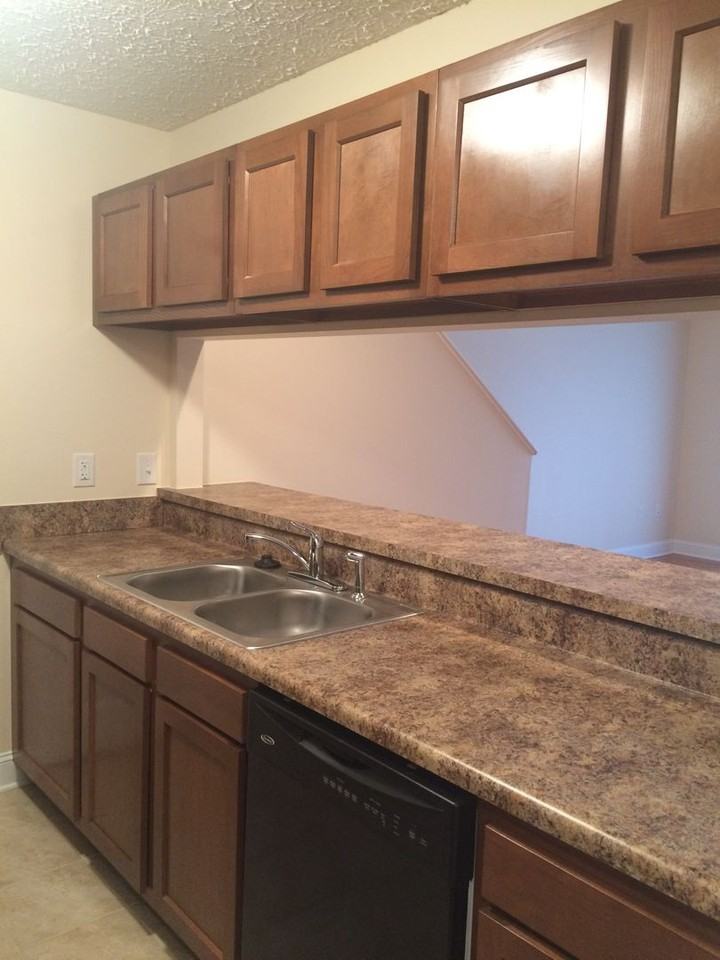 Kensington Court - Photo 2 of 3