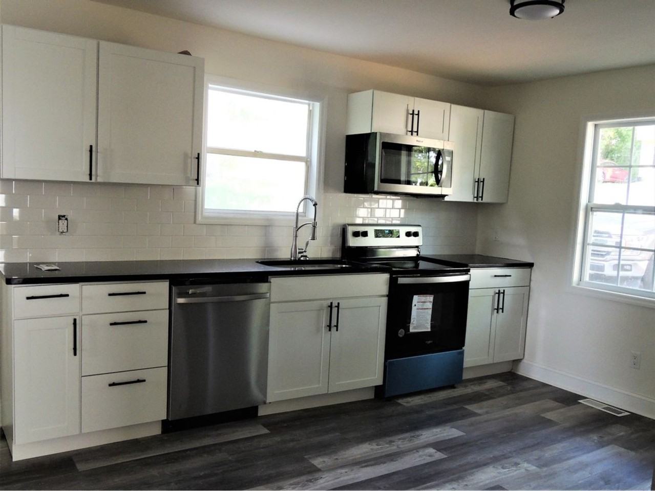 738 Sylvan Ave - Photo 4 of 20