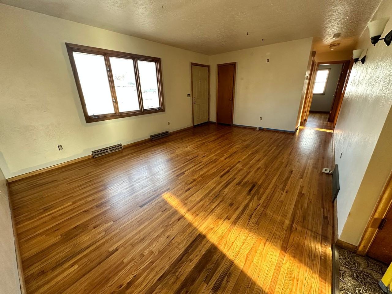 1224 Tuxedo Rd - Photo 2 of 24
