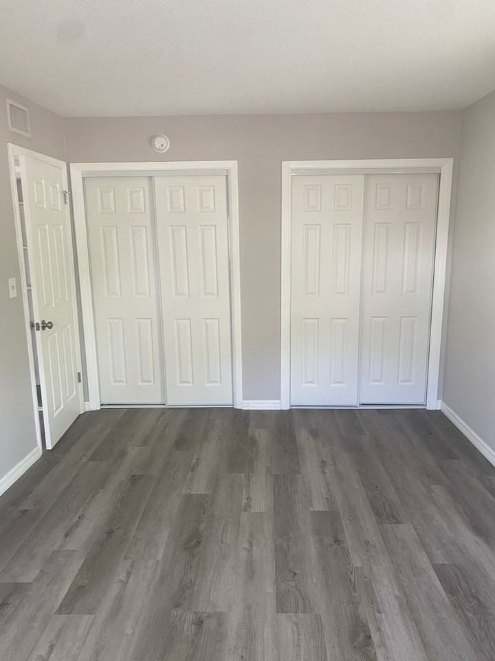 426 Palm Ave N #10 - Photo 5 of 6