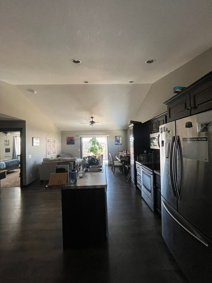 3304 White Oak Ln - Photo 2 of 8