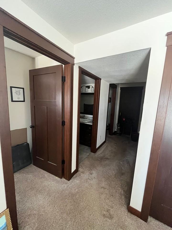 3304 White Oak Ln - Photo 3 of 8