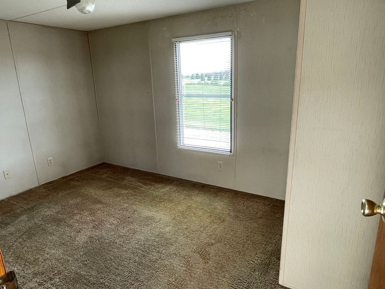 415 Meadowbrook Rd - Photo 2 of 11