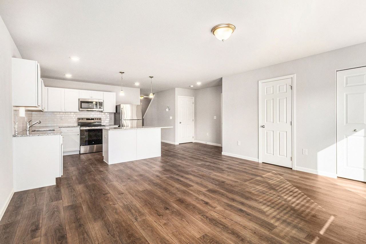 507 Burr St - Photo 7 of 20