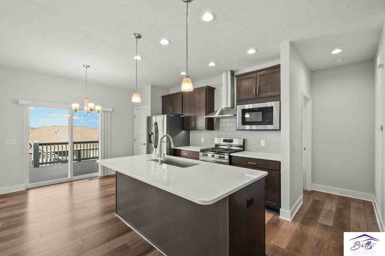 5609 N 178th Cir - Photo 2 of 24