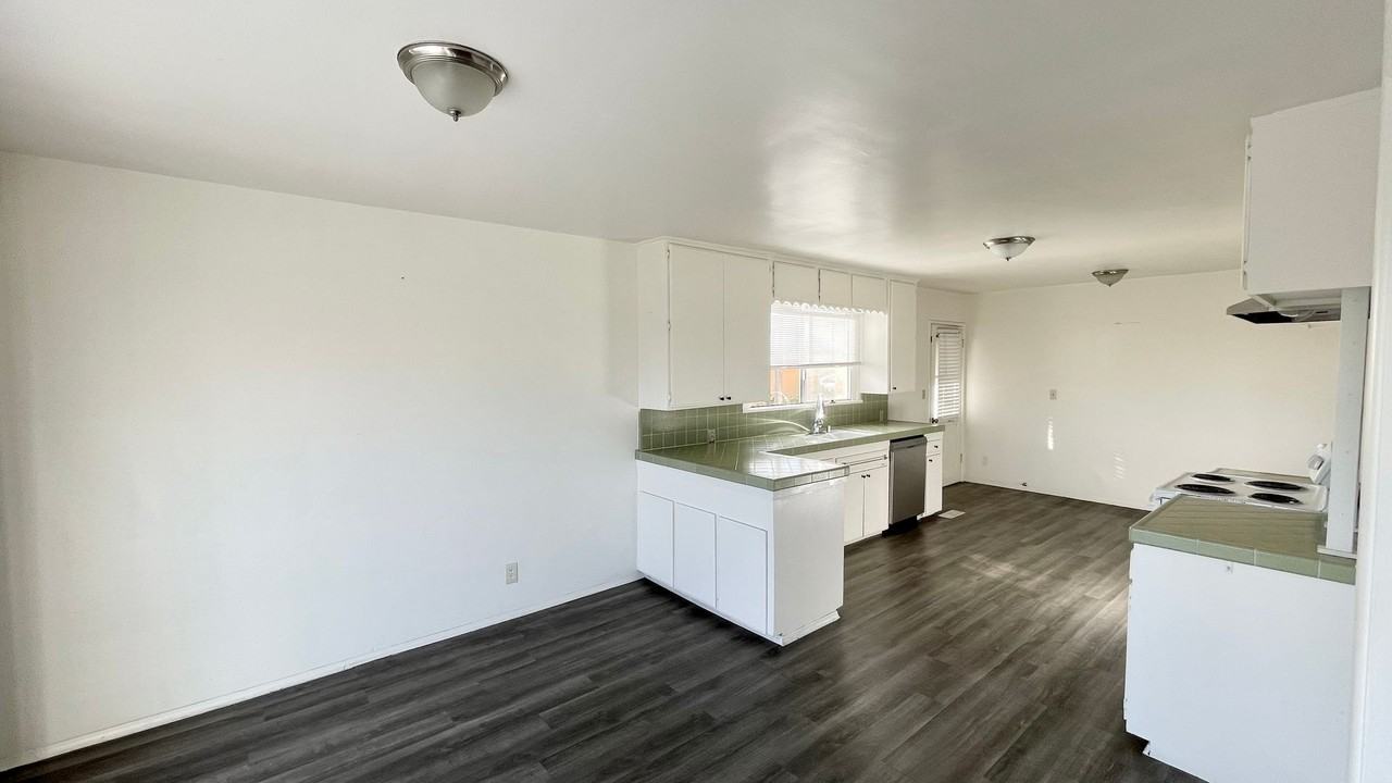 1245 Newport Ave - Photo 2 of 17