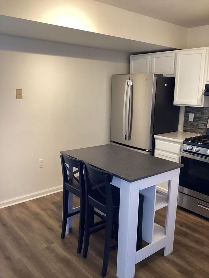 140 Orchard Ln - Photo 3 of 9