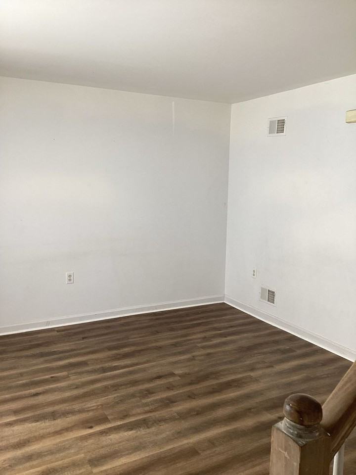 140 Orchard Ln - Photo 5 of 9