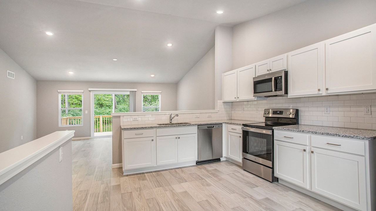 11126 Farmway Rd - Photo 3 of 19