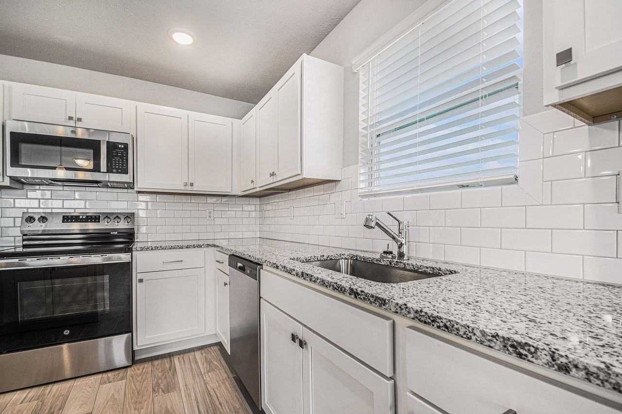 6204 Aurelius Rd - Photo 2 of 19