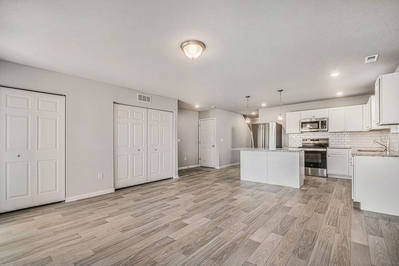 6204 Aurelius Rd - Photo 5 of 19