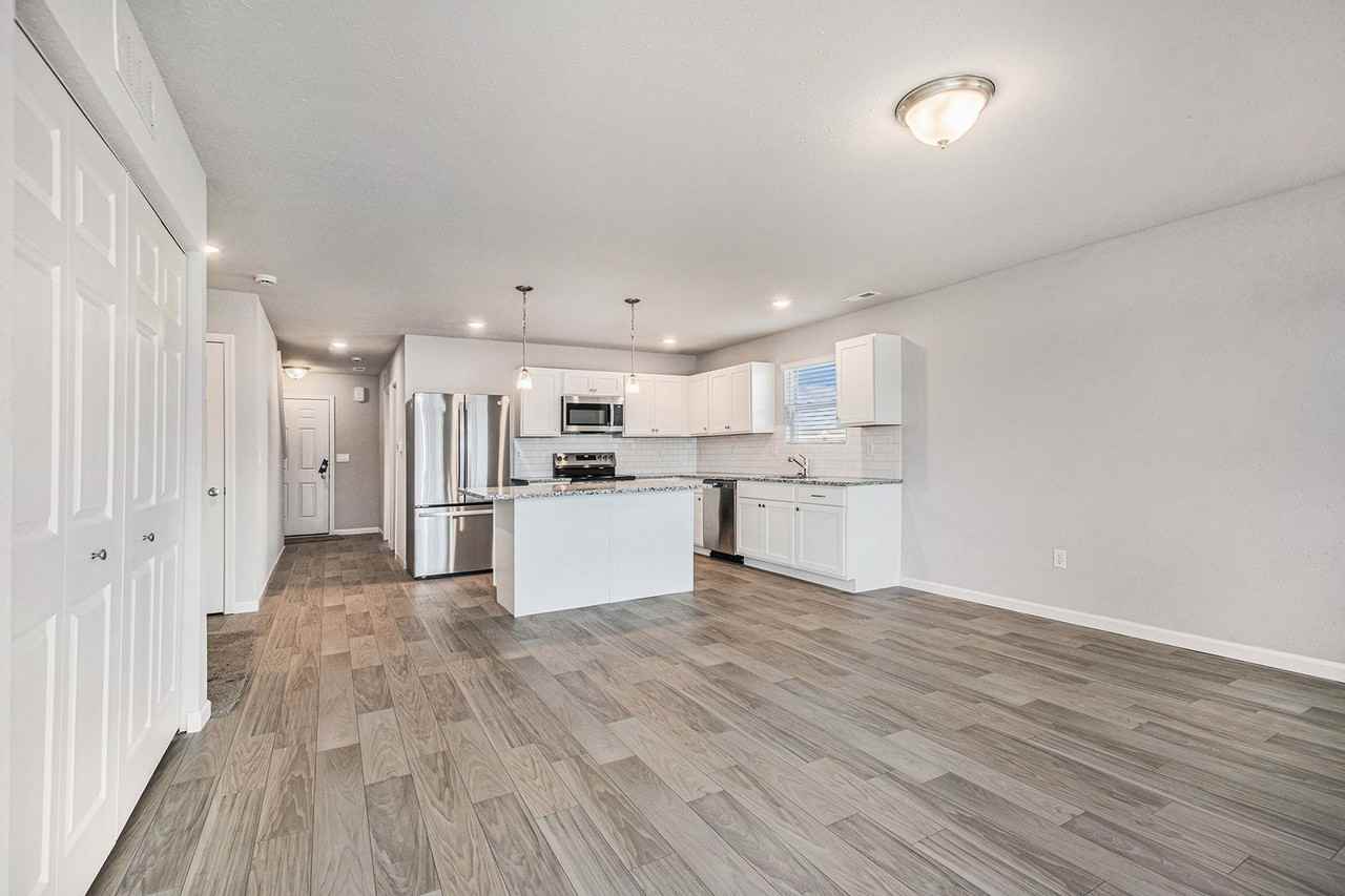 6204 Aurelius Rd - Photo 7 of 19