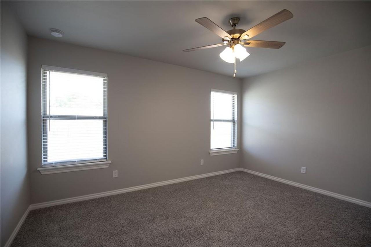 3923 Lleyton Dr - Photo 4 of 13