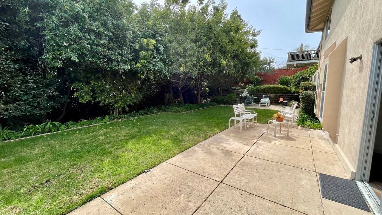 298 Country Club Dr - Photo 2 of 42