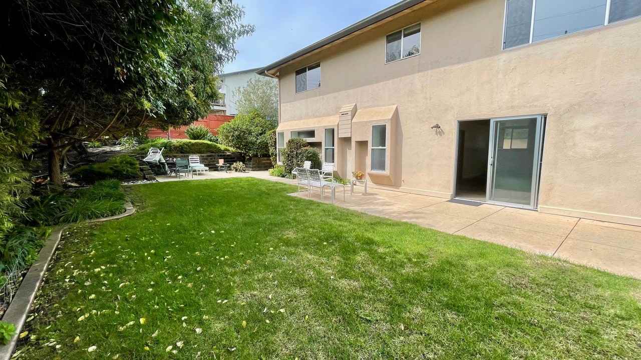 298 Country Club Dr - Photo 3 of 42