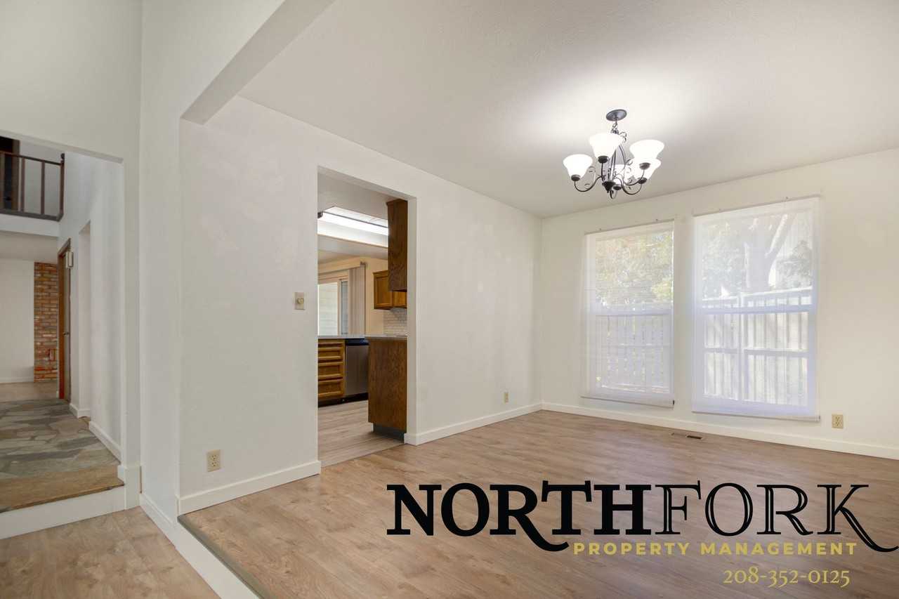 405 Moraine Pl - Photo 5 of 16