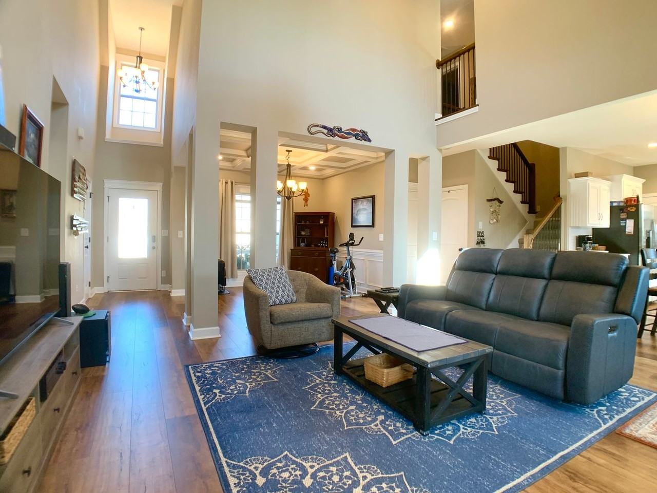 214 Penelope Ln - Photo 5 of 42