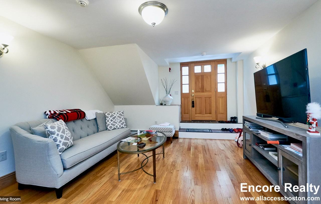 16 South Russell Street #A - Photo 2 of 10