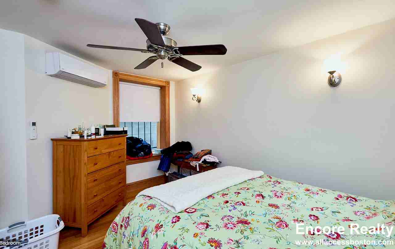 16 South Russell Street #A - Photo 5 of 10