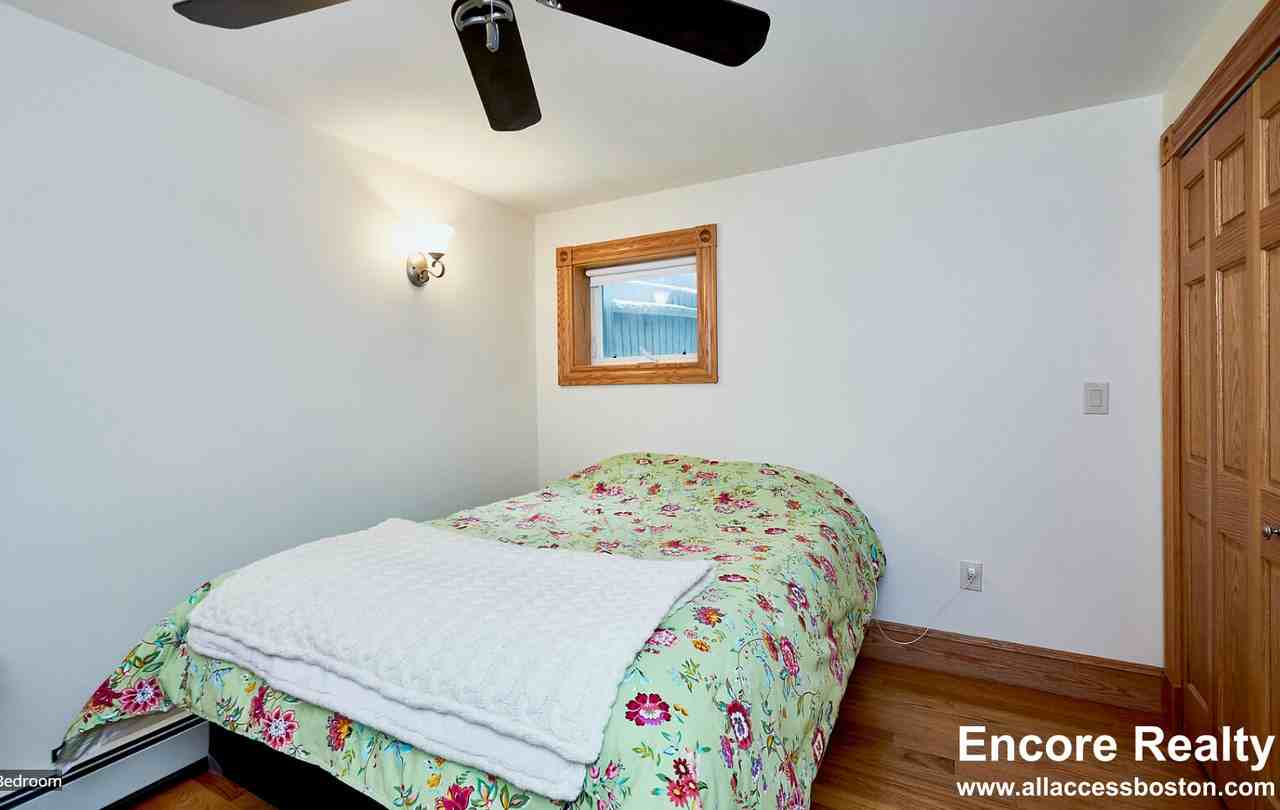 16 South Russell Street #A - Photo 6 of 10