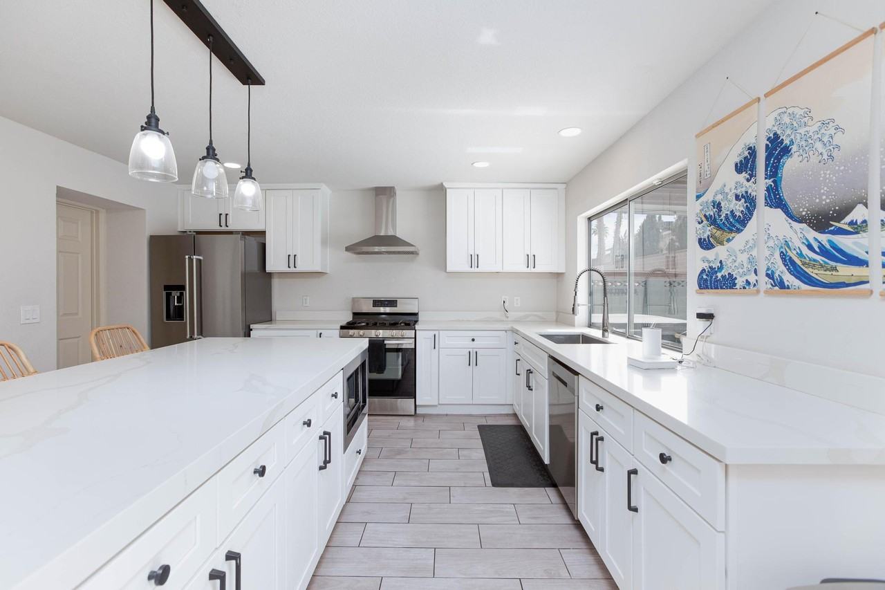 E Rochelle Ave - Photo 3 of 18