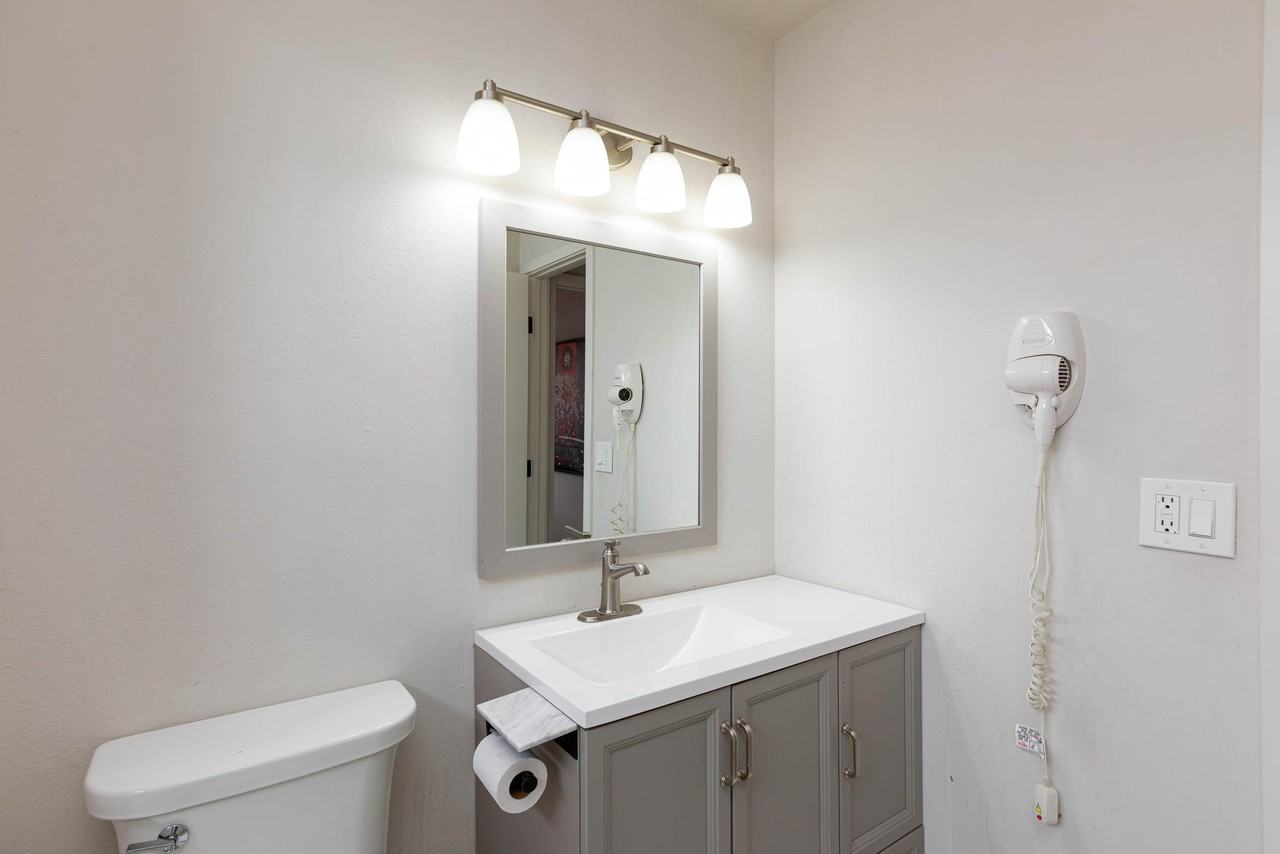 E Rochelle Ave - Photo 7 of 18