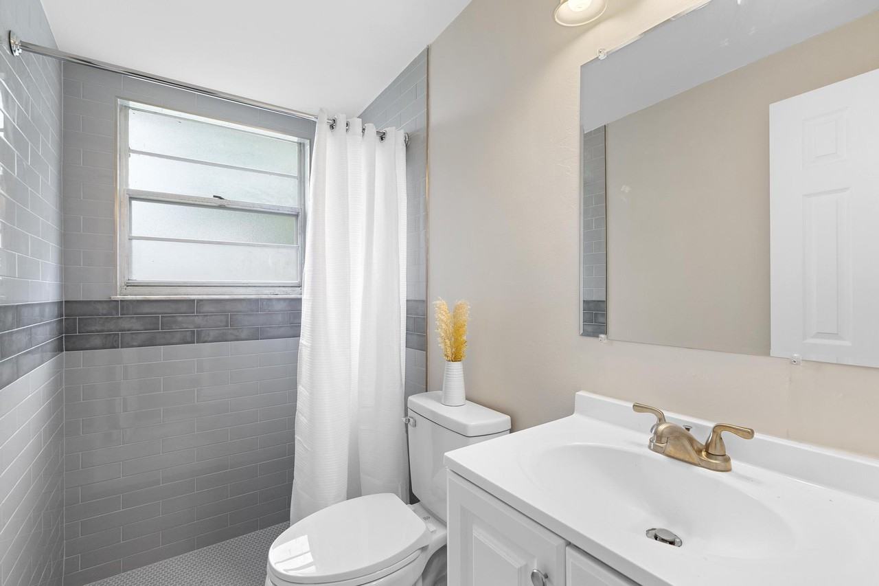 Fitzgerald Dr - Photo 4 of 18