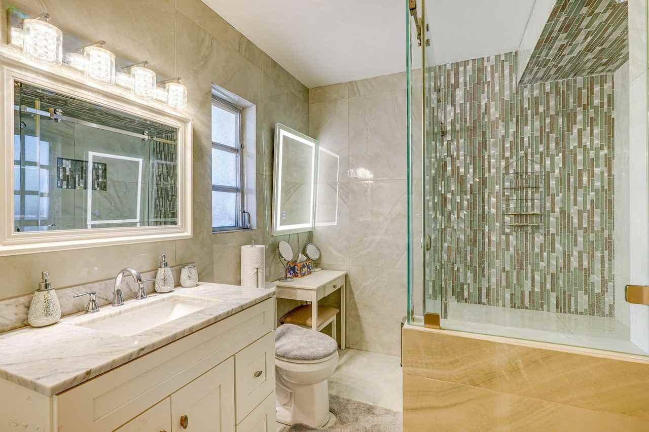 W Oak Ave - Photo 2 of 36