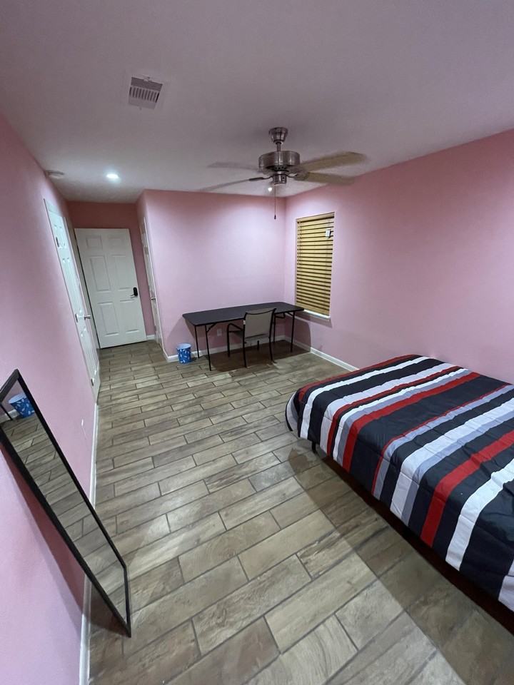 Shadow Crest St - Photo 5 of 6