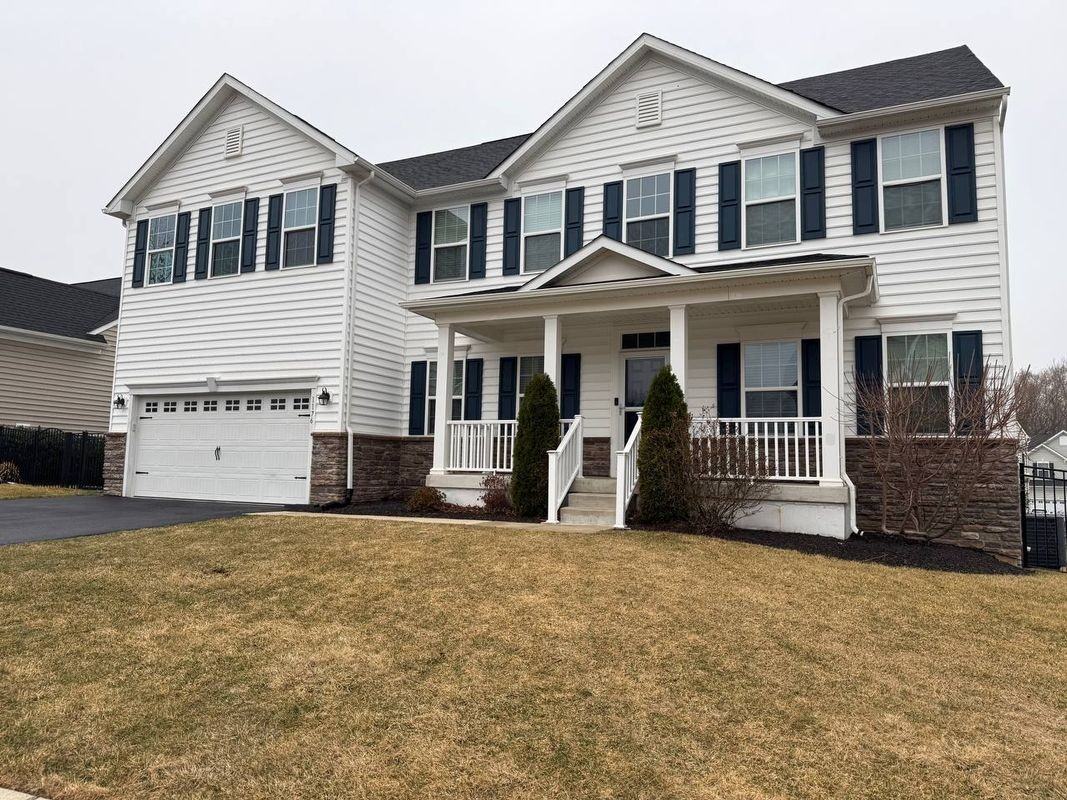 1176 Lynch Cir - Photo 2 of 9