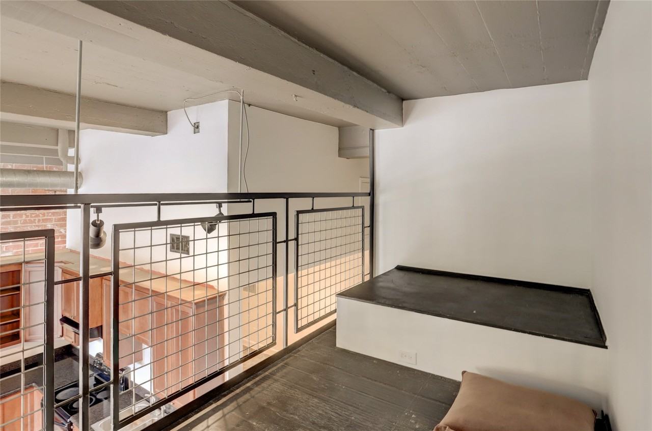 915 N San Jacinto St - Photo 5 of 21