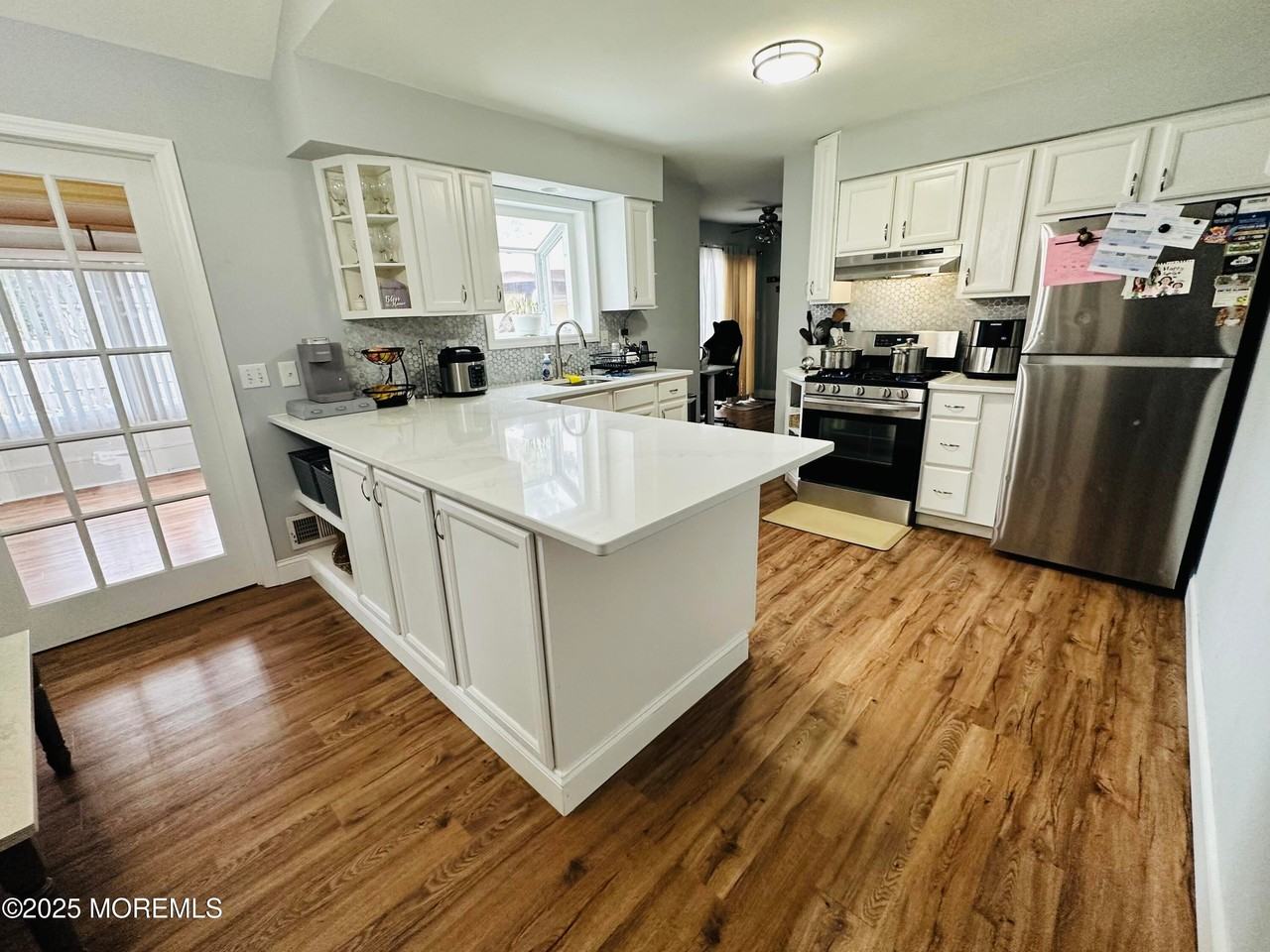 213 Ship Ave - Photo 7 of 22