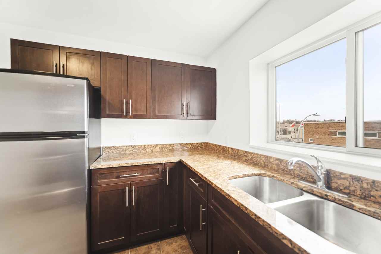 178 Machray Avenue - Photo 5 of 16