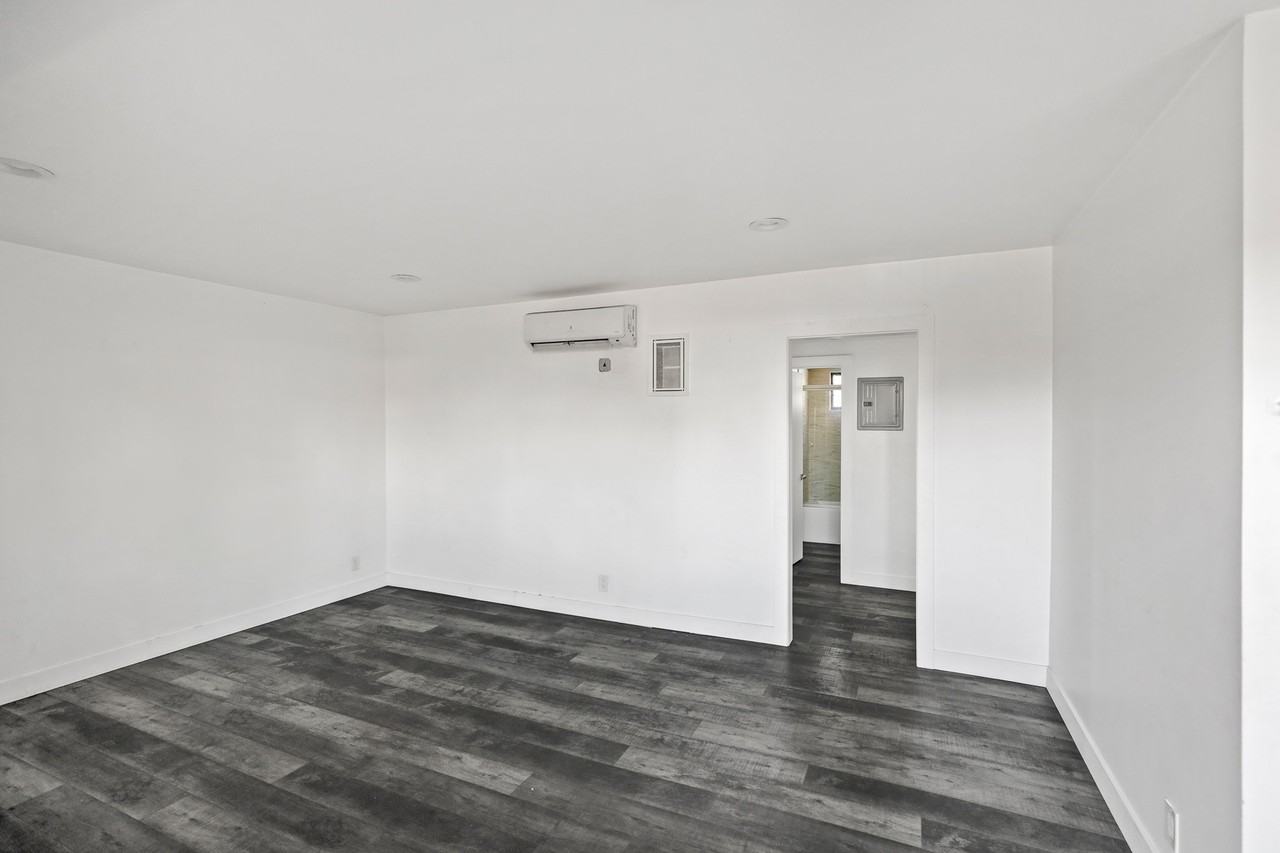 215 North Fickett Street #2 - Photo 7 of 34