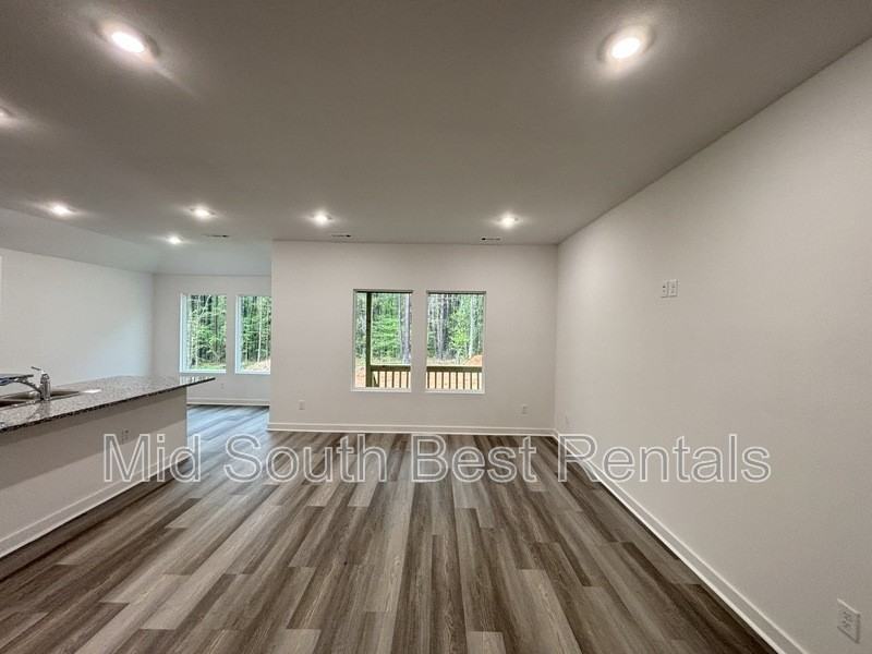 8409 Oxford Valley Dr - Photo 2 of 13