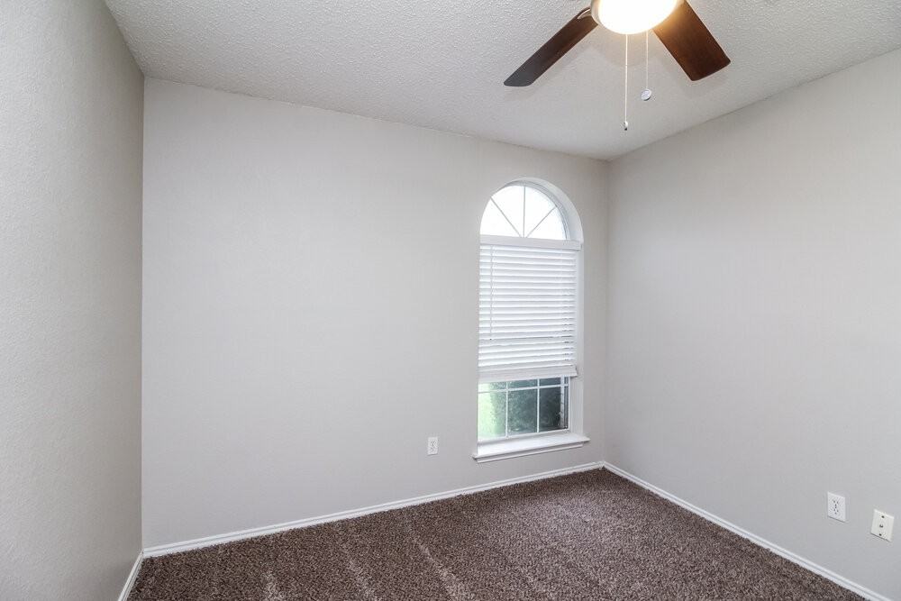2717 Pioneer Ln - Photo 6 of 16